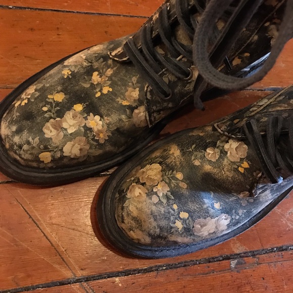 Free People Santa Fe Black Floral Bootie Combat boot Lace Up style🖤🌸 - Picture 7 of 7